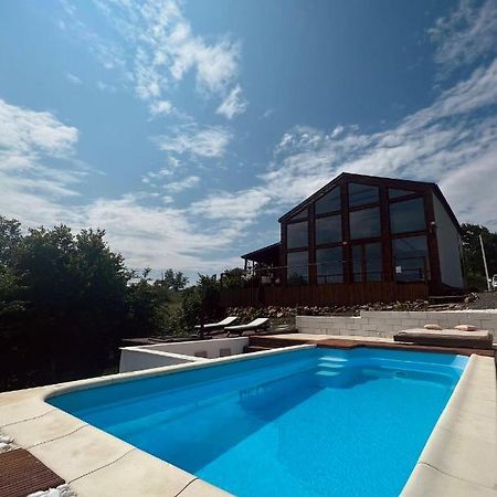 Le Chalet M - Cabana Cu O Panorama De Poveste. Surdesti  Ngoại thất bức ảnh