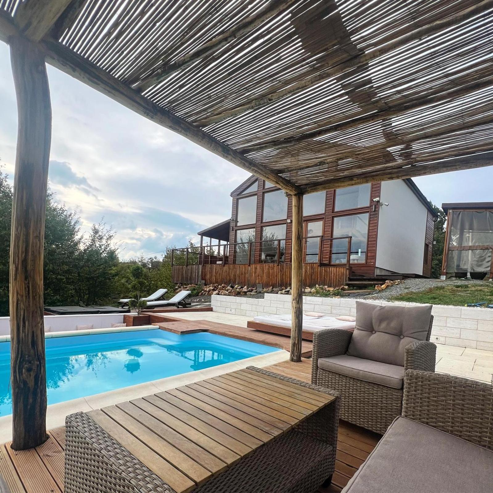 Le Chalet M - Cabana Cu O Panorama De Poveste. Surdesti  Ngoại thất bức ảnh