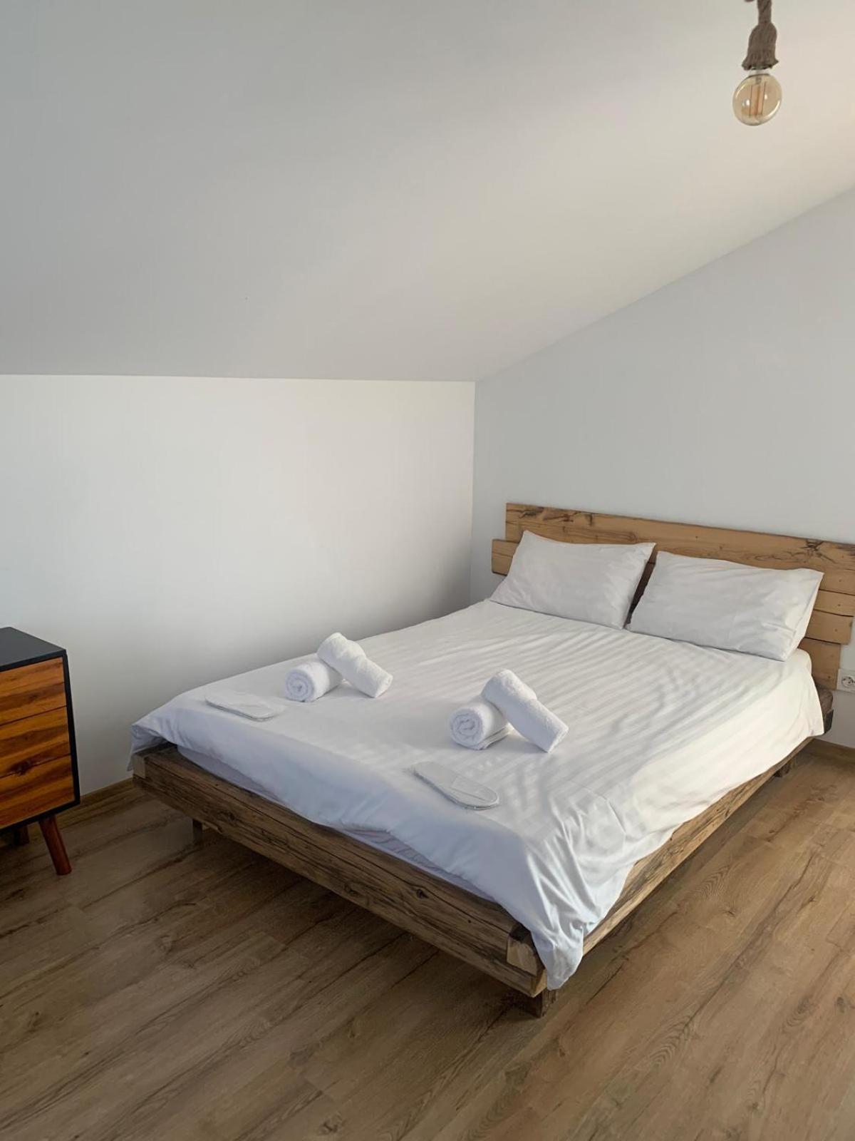 Le Chalet M - Cabana Cu O Panorama De Poveste. Surdesti  Ngoại thất bức ảnh